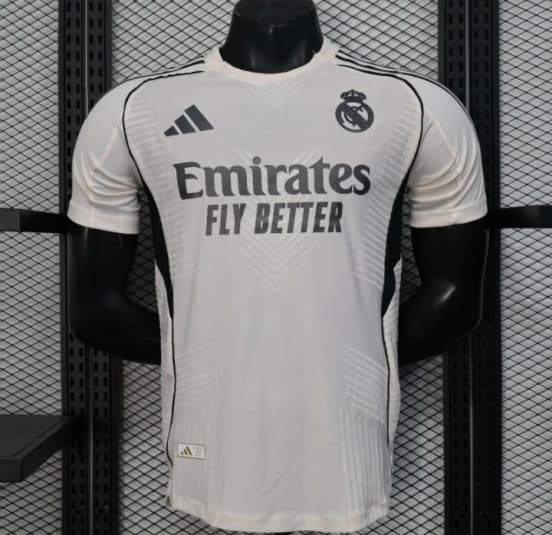 Player Version 25/26 Real Madrid White with Textured Pattern Jersey — jersey