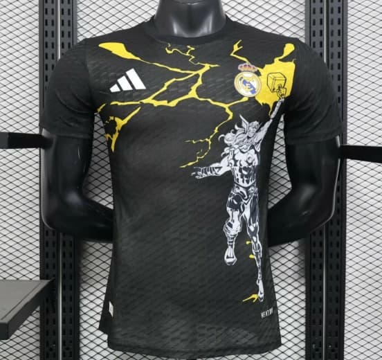 Player Version 25/26 Real Madrid x Avengers Graphic Black Jersey — jersey