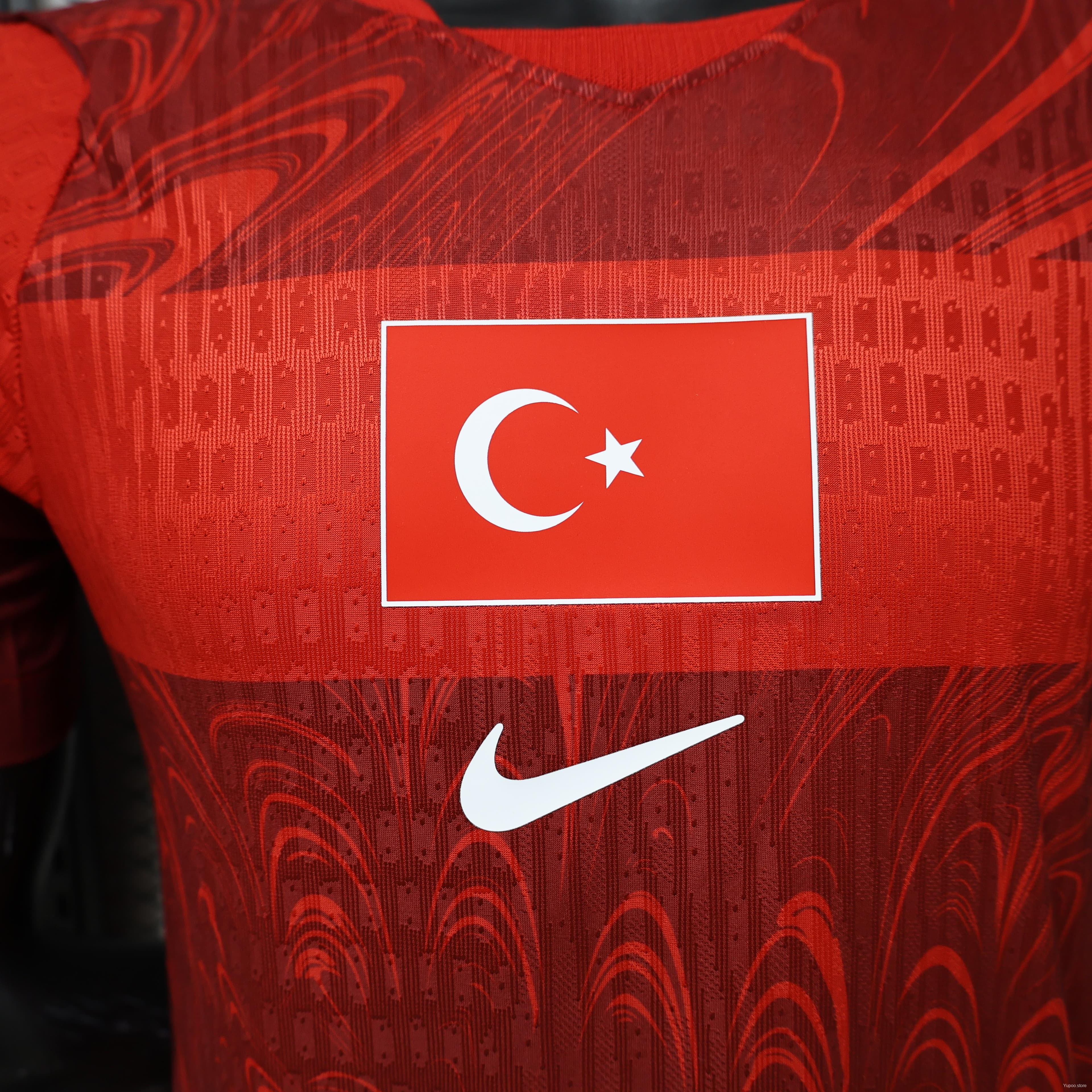 Player Version 26/27 Turkey Home  Red & Dark Red Ebru Marbling Print Jersey — imagen 5