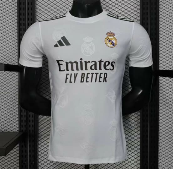 Player Version 25/26 Real Madrid White with Embossed Royal Crest Pattern Jersey — jersey