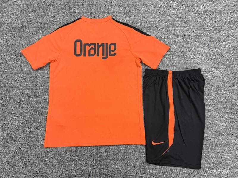 26/27 Kids Netherlands Home Orange Short Sleeve + Soccer Shorts — imagen 3