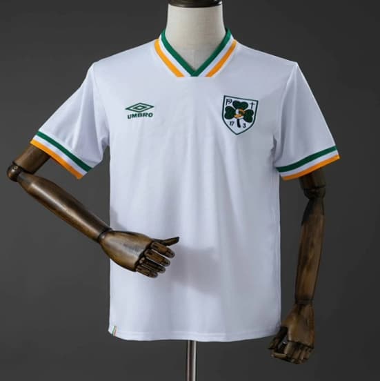 2026 Ireland Celebrating St. Patrick's Day. White Jersey — Selección de fútbol de Irlanda